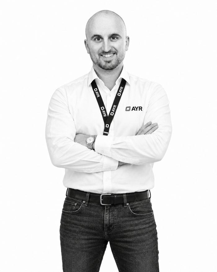 Juan V. Herráiz, Director Comercial · AYR